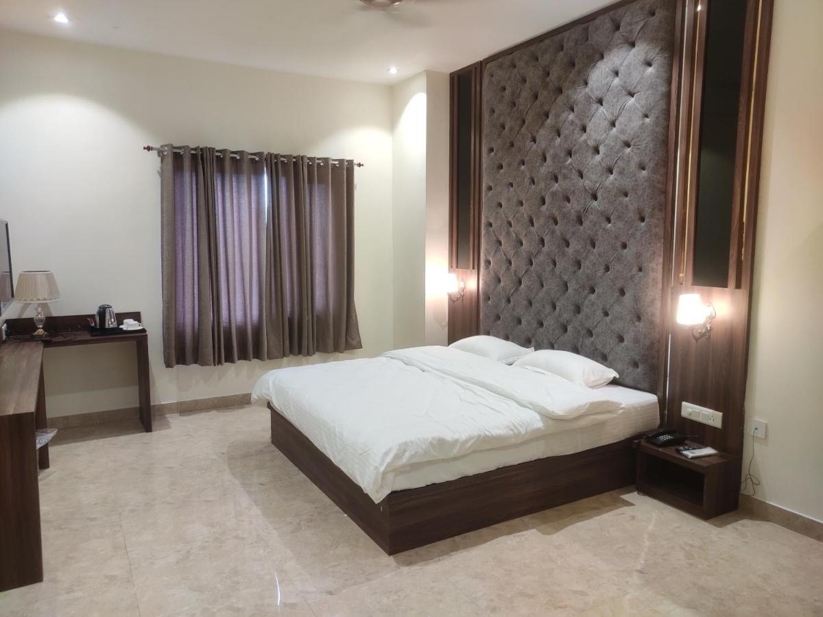 Antares By Rajlaxmi Lucknow Exterior photo